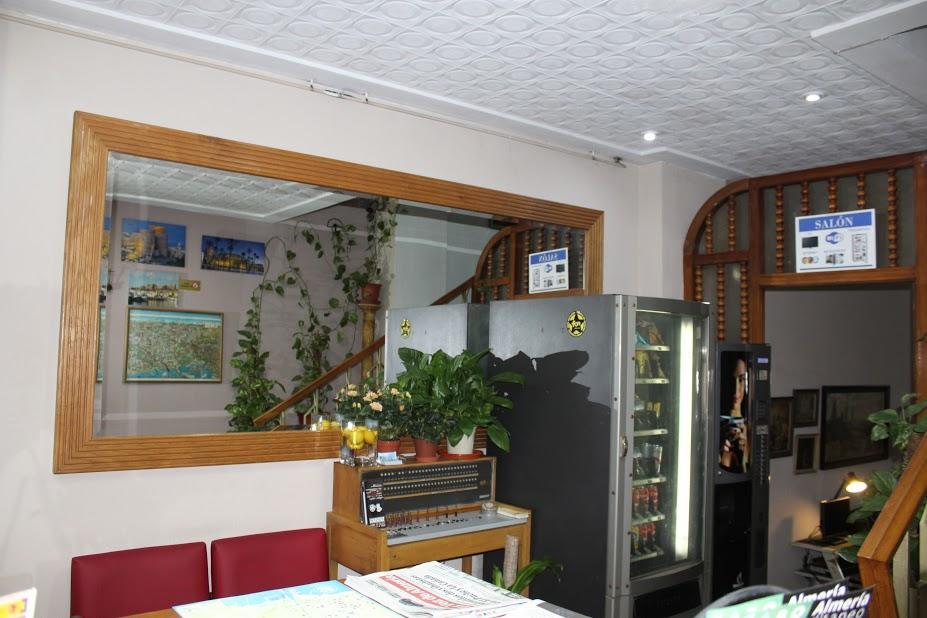 Pension Americano Almería Extérieur photo